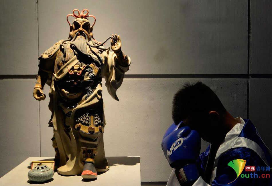 太原千万元搏击酒吧 拳手搏斗供观赏(3)