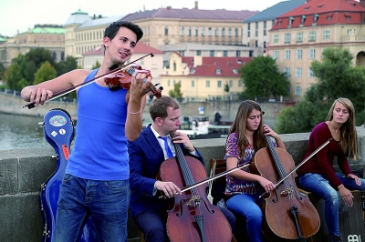 缝纫机乐队_乐队收入(2)