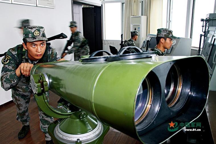 组图:探访连云港海防要塞 女民兵坐打高射机枪