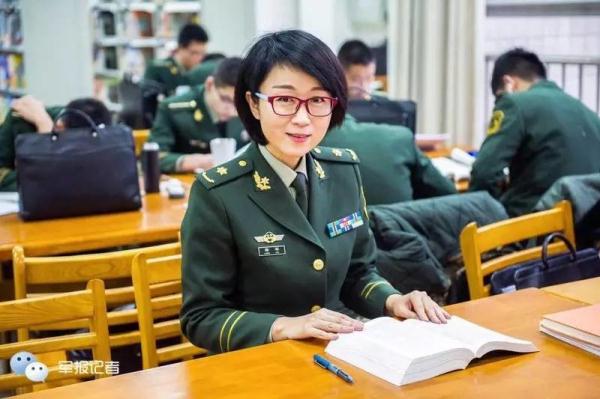 军校最美教员的战场在讲台