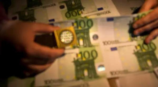 【警惕】意大利成欧元假钞制造基地:2欧假币最
