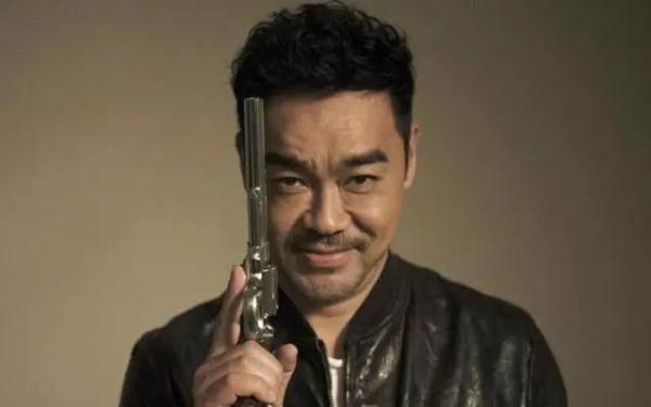 他当过邮差,给周润发跑过龙套,提名金像奖八次