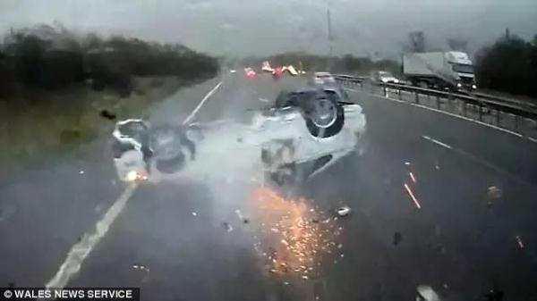 车子撞粉碎!4个月宝宝就是因为它毫发无损!