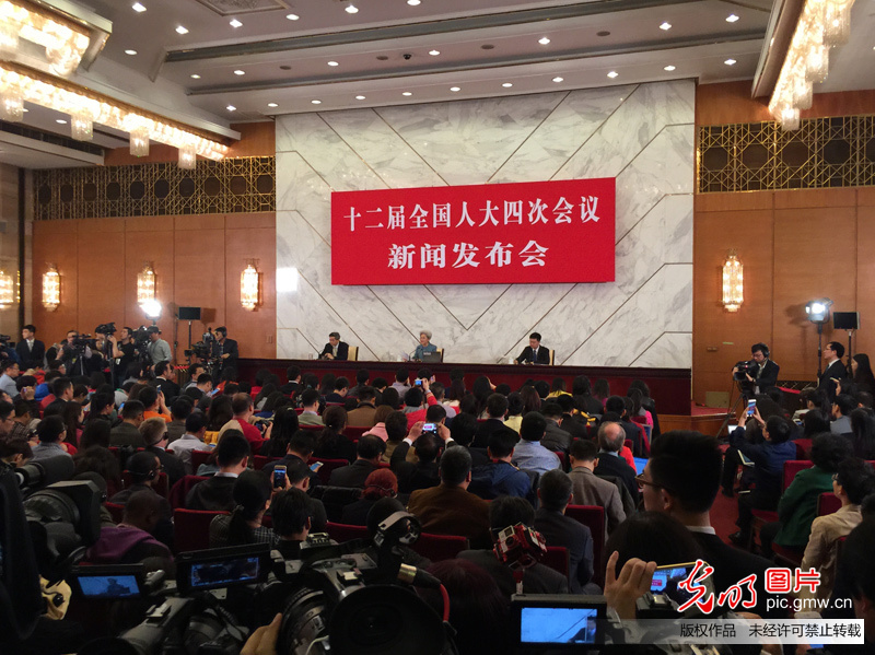 全国人大会议新闻发布会召开(3)_两会猎豹推送