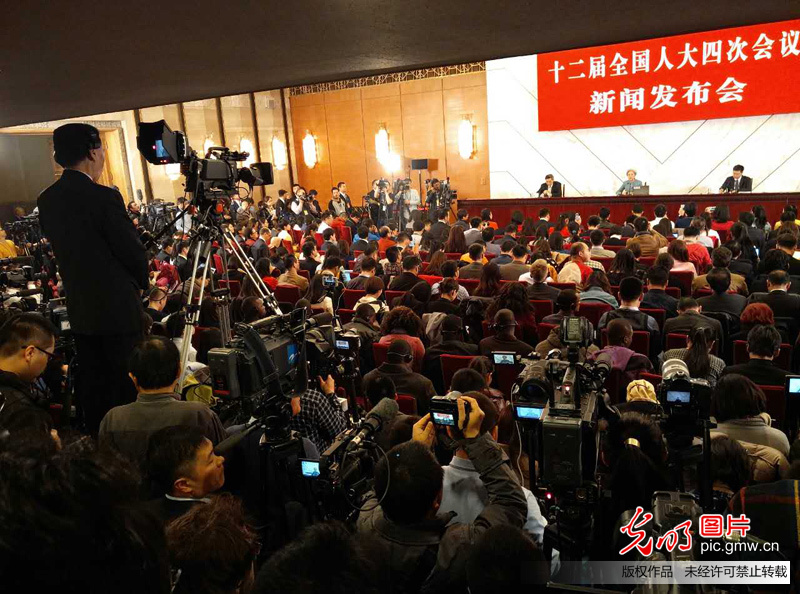全国人大会议新闻发布会召开(5)_两会猎豹推送