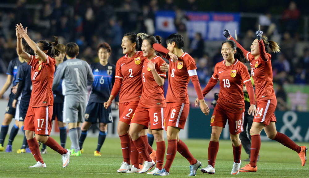 足球--女足奥预赛:中国胜日本