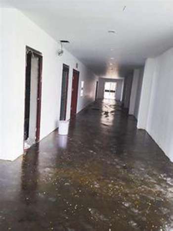 学校将毛坯房当教室:毛坯房尘土飞扬 什么是毛