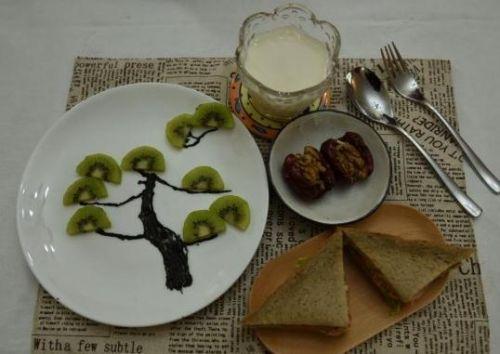 重庆一妈妈爱心做早餐 已经做了232份完全不重