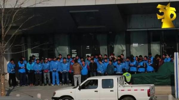 【惊曝】订的外卖都是别人咬过尝过的,两人一