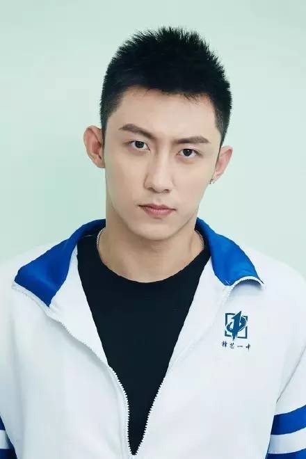 粉丝提问:为什么柴鸡蛋没有签约黄景瑜?黄子韬