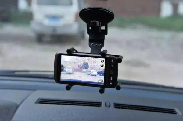 天啊!原来家里不用的旧手机这么值钱!千万别丢