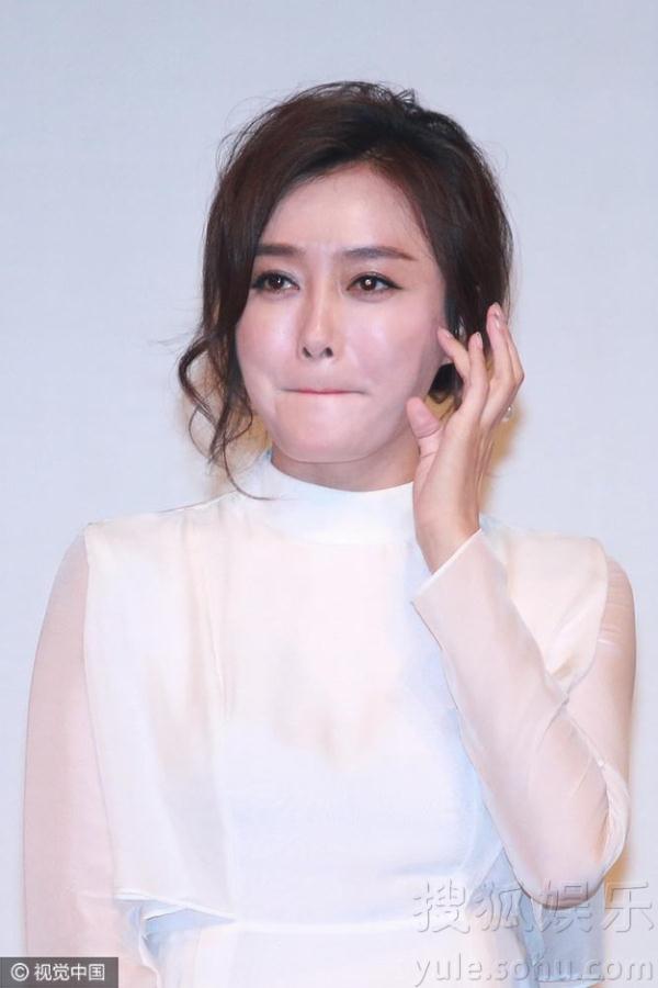 秦岚亮相新片发布会脸圆似满月 _即时新闻 _光明网