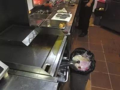 餐廳被爆做飯捅垃圾用同一鏟子 如何在外安全就餐？