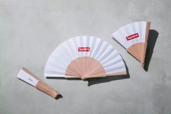 supreme壁纸_supreme怎么读