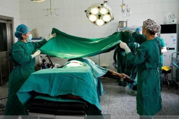 剖腹产的100张照片,太震撼!