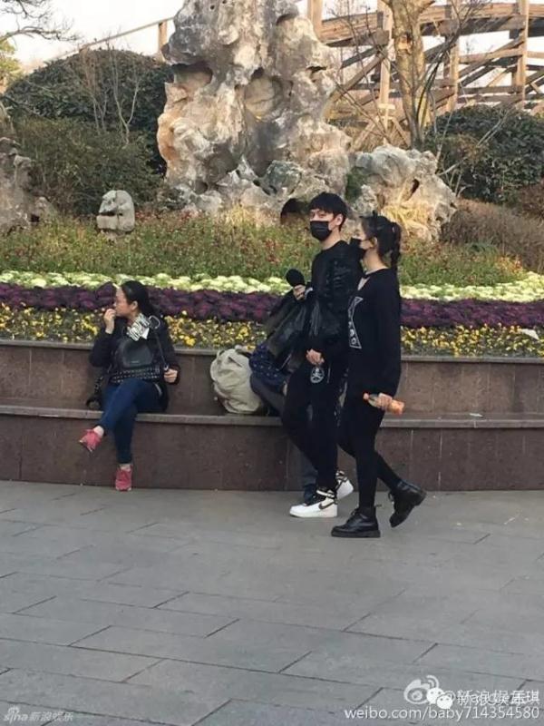  林允回应恋情 称单身 回顾林冯恋这都不算爱难