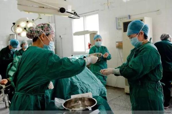 剖腹产的100张照片,太震撼!