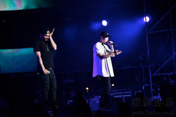 热狗张震岳强强联手日落黑趴北京完美落幕