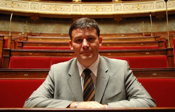 【福利】法国最低生活保障收入向年轻人开放