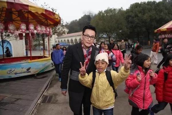 《人民日报》:《我是歌手》让音乐向着太阳生