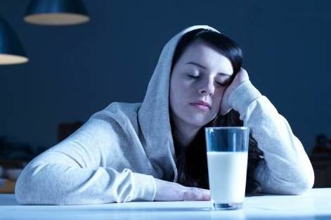 夫妻睡前这样做﹐比吃啥补药都强﹗