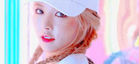 GIF秀 | 韩国人眼中天生拥有艺人气质的爱豆