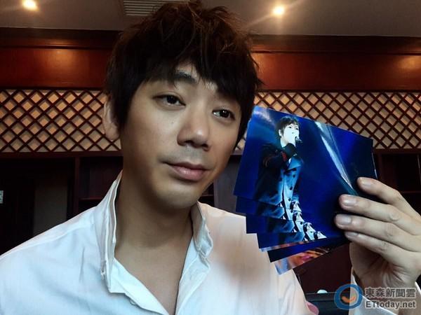 尴尬了!信被粉丝当成五月天的阿信要签名