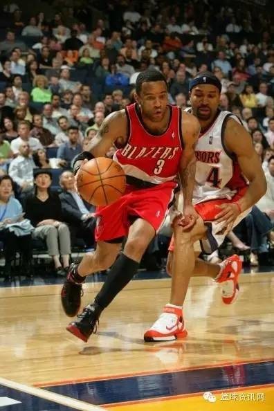 NBA历史上3分球那些事：1神人让乔丹库里都仰望