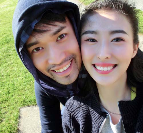 车模翟凌晒大肚孕照 小兽兽已经在路上