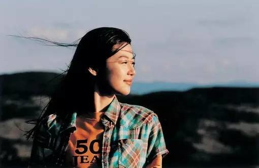 男人千万不要轻易爱上爱笑的女人,因为.