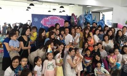 刘德华为四岁女儿办派对庆生朱丽倩缺席(图)