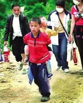八年前在汶川的记者们 今天发了什么朋友圈 八年前在汶川的记者们 今天发了什么朋友圈