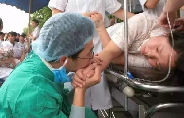 八年前在汶川的记者们 今天发了什么朋友圈 八年前在汶川的记者们 今天发了什么朋友圈