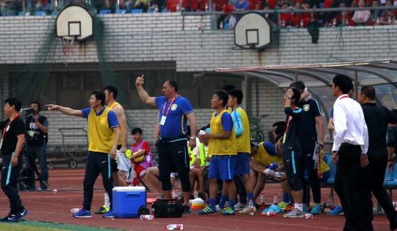 当文艺范儿的江苏苏宁遇上痞子帮武汉宏兴,这