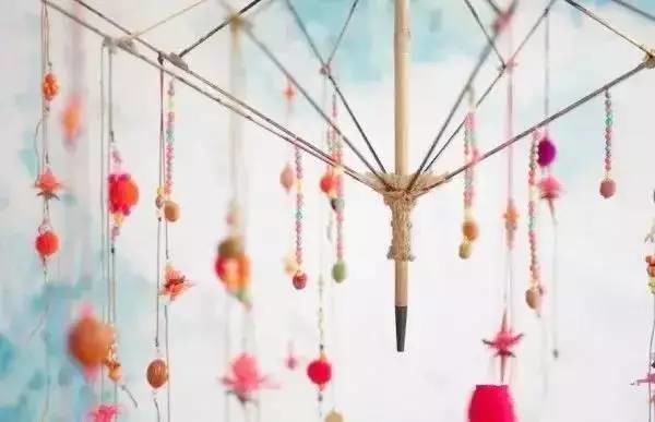 雨伞旧了千万别扔﹗这样一改﹐比新伞还实用~