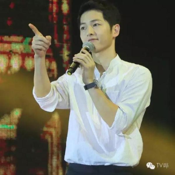 花6800听两首歌，看李光洙私照，宋仲基这样开见面会…