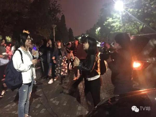 花6800听两首歌，看李光洙私照，宋仲基这样开见面会…