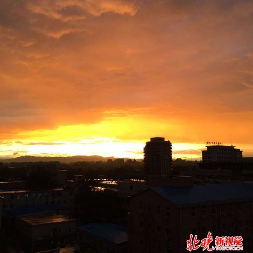 汉中罕见日晕景象 北京傍晚双彩虹刷爆朋友圈奇景频现