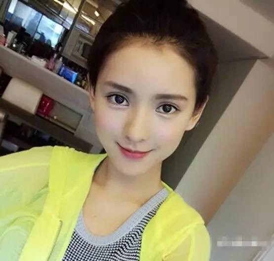 同样是大哥的女人,昆凌章泽天被宠上天,她却难