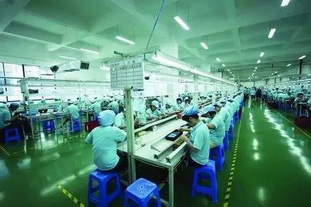 用工成本:企业支付1.6万元,员工到手才7300元