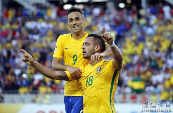 高清:国安核心美洲杯梅开二度 巴西7球狂胜海