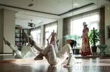 李玉刚豪宅内景曝光古色古香充满禅意