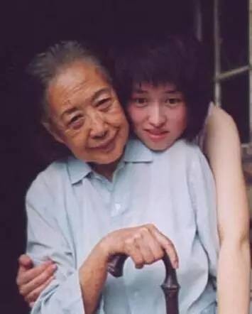 《我爱我家》“于大妈”老艺术家金雅琴去世，她参演这部剧是空前绝后的经典