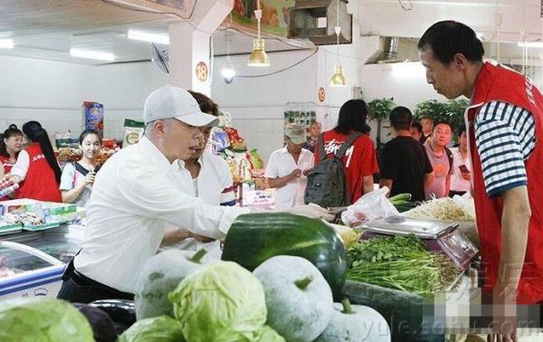 冯小刚豪宅1幅画2072万 冯小刚豪宅内做菜及