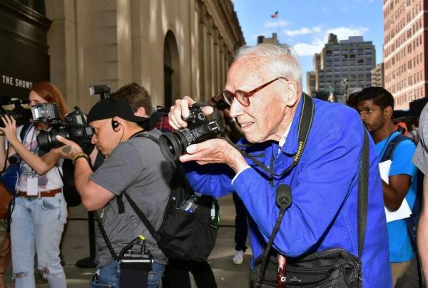 【时尚圈】是他“发明”了街拍&nbsp;他走了也带走了那个时代的传奇