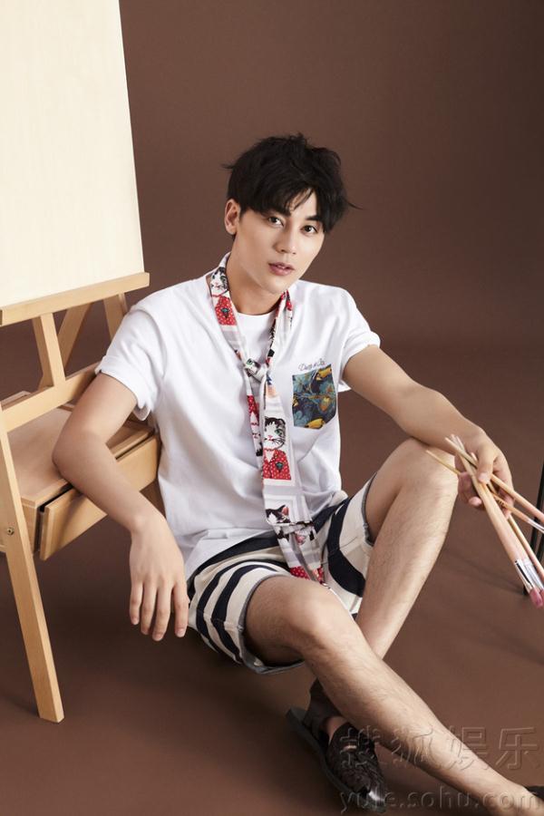 陆钧彦演绎时尚大片帅气清新少年感十足