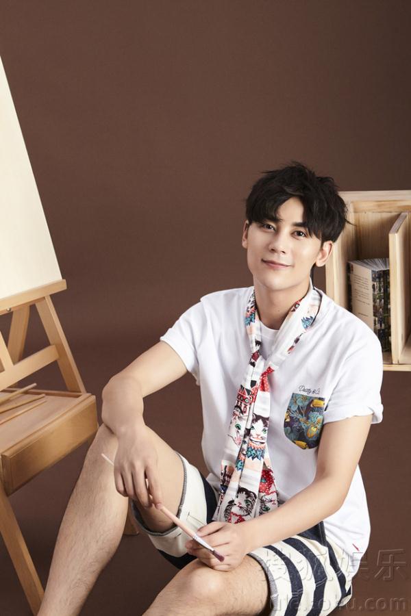 陆钧彦演绎时尚大片帅气清新少年感十足