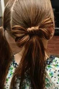 儿童扎头发教程,家有女儿的就给她这么扎~太稀