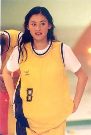 张柏芝暴瘦现火柴腿 盘点张柏芝的传奇人生