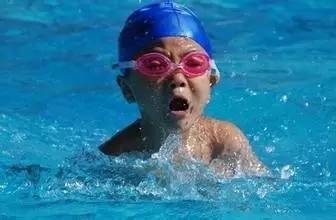【提醒】6岁女孩全身脱皮一碰就掉,竟是游泳惹